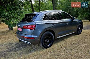 Внедорожник / Кроссовер Audi Q5 2018 в 