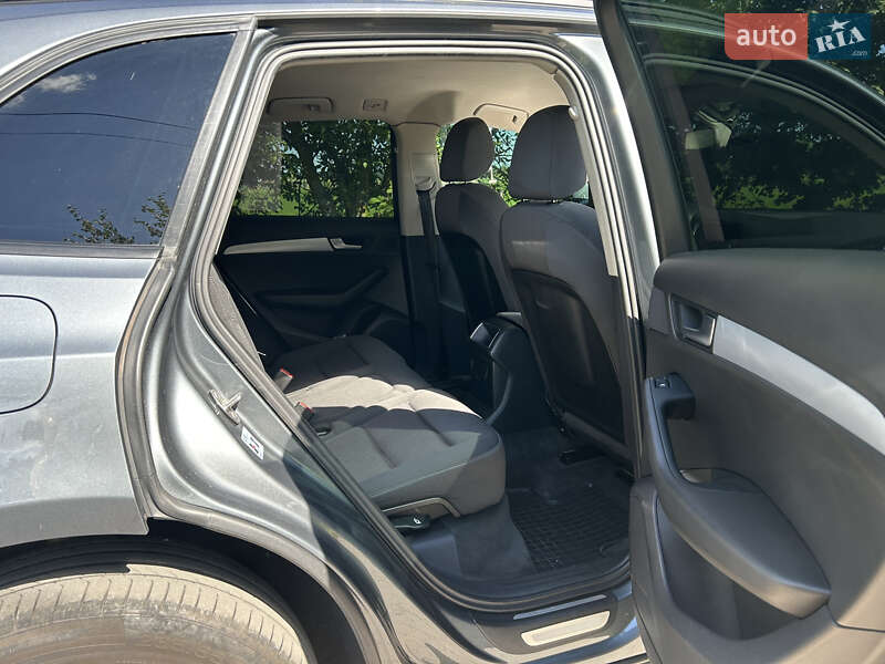 Внедорожник / Кроссовер Audi Q5 2012 в Киеве