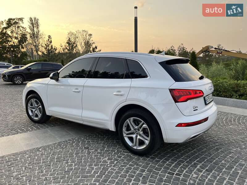 Внедорожник / Кроссовер Audi Q5 2019 в Днепре