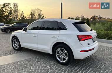Внедорожник / Кроссовер Audi Q5 2019 в 