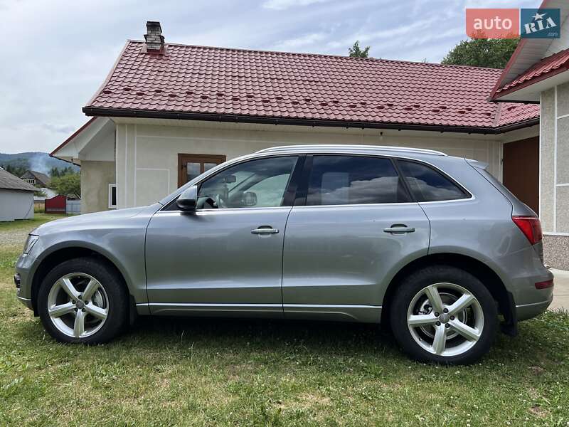 Внедорожник / Кроссовер Audi Q5 2011 в Надворной