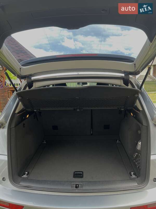 Внедорожник / Кроссовер Audi Q5 2011 в Надворной