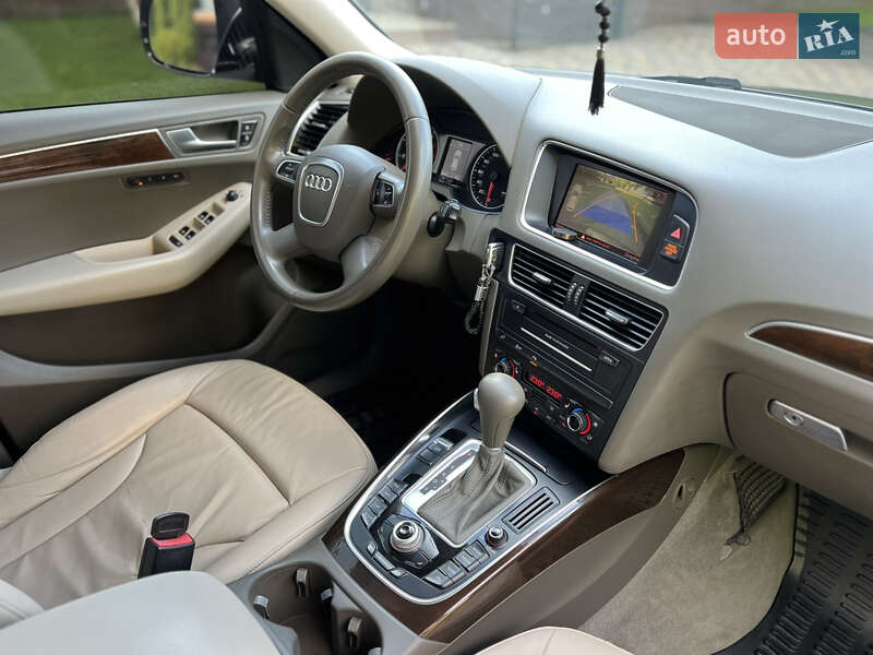 Позашляховик / Кросовер Audi Q5 2010 в Рівному