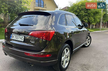 Внедорожник / Кроссовер Audi Q5 2010 в 