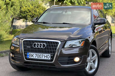Внедорожник / Кроссовер Audi Q5 2010 в 