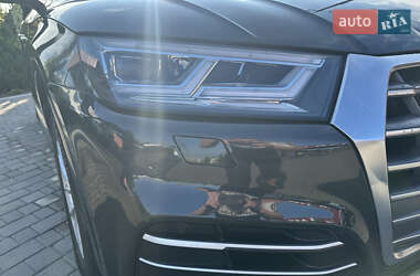 Внедорожник / Кроссовер Audi Q5 2017 в 