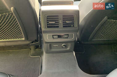 Позашляховик / Кросовер Audi Q5 2023 в 