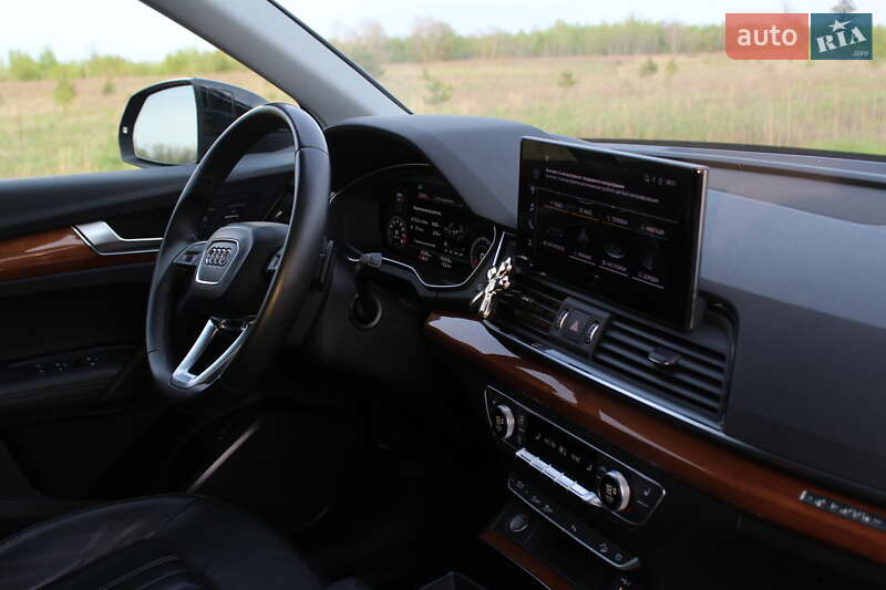 Позашляховик / Кросовер Audi Q5 2021 в Києві