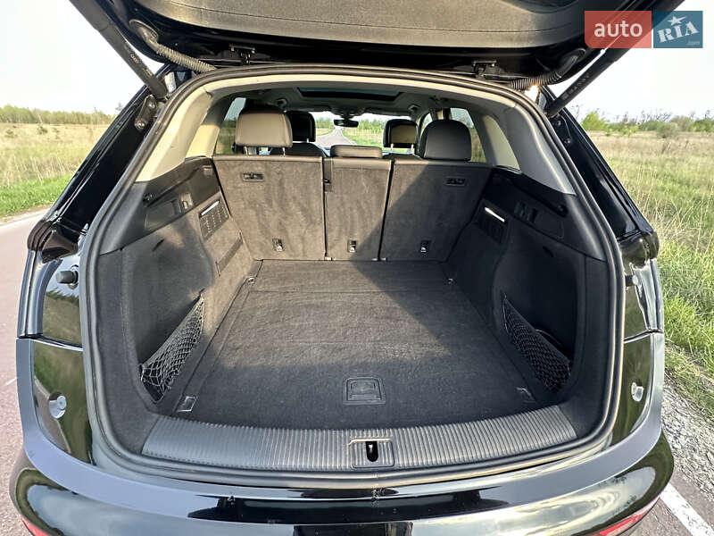 Позашляховик / Кросовер Audi Q5 2021 в Києві