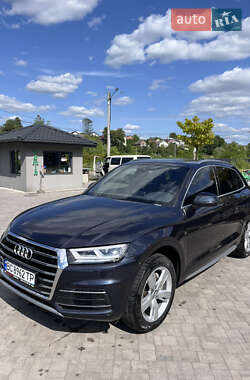 Позашляховик / Кросовер Audi Q5 2019 в 