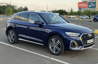 Внедорожник / Кроссовер Audi Q5 2021 в 