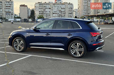 Внедорожник / Кроссовер Audi Q5 2021 в 