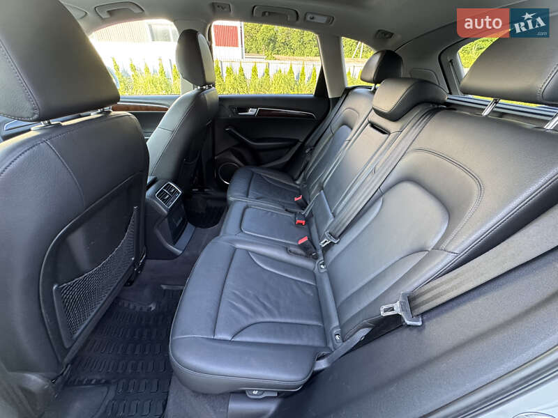 Позашляховик / Кросовер Audi Q5 2011 в Луцьку