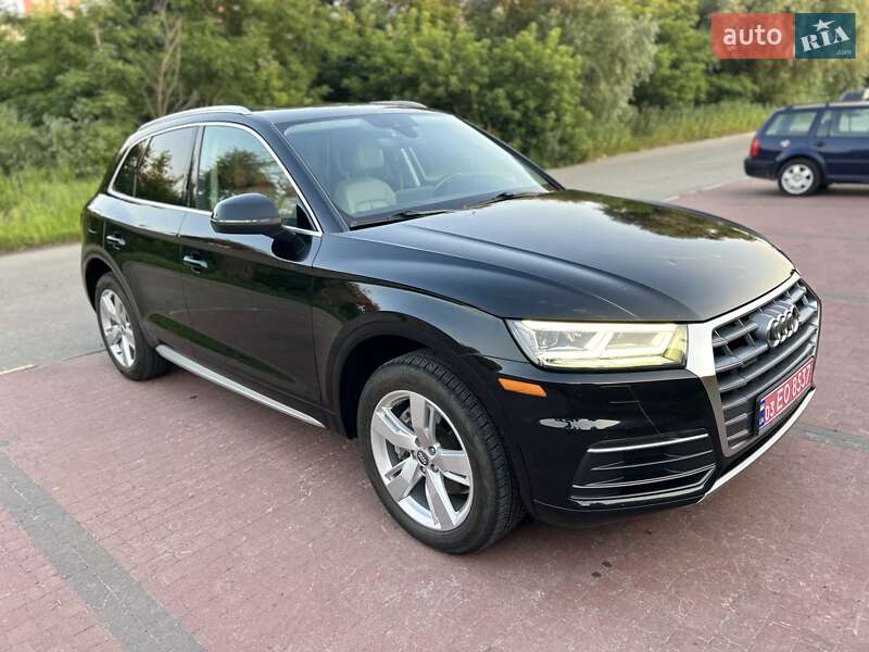 Внедорожник / Кроссовер Audi Q5 2018 в 