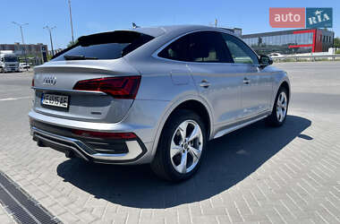 Позашляховик / Кросовер Audi Q5 2021 в 