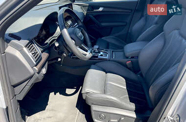 Позашляховик / Кросовер Audi Q5 2021 в 