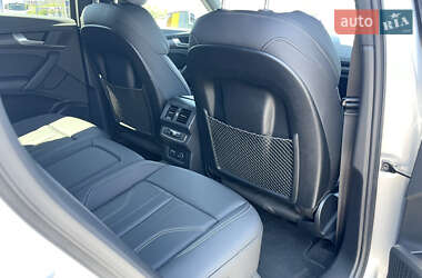 Позашляховик / Кросовер Audi Q5 2021 в 