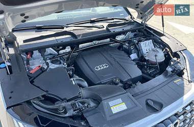 Позашляховик / Кросовер Audi Q5 2021 в 
