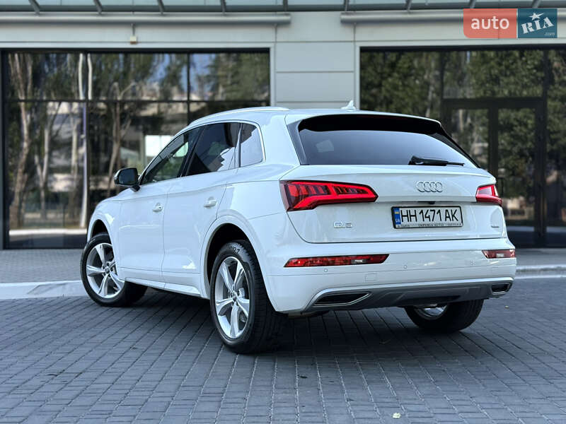 Позашляховик / Кросовер Audi Q5 2019 в Одесі