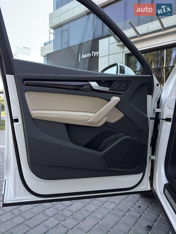 Позашляховик / Кросовер Audi Q5 2019 в Одесі
