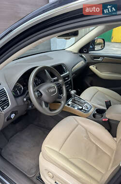 Позашляховик / Кросовер Audi Q5 2013 в 