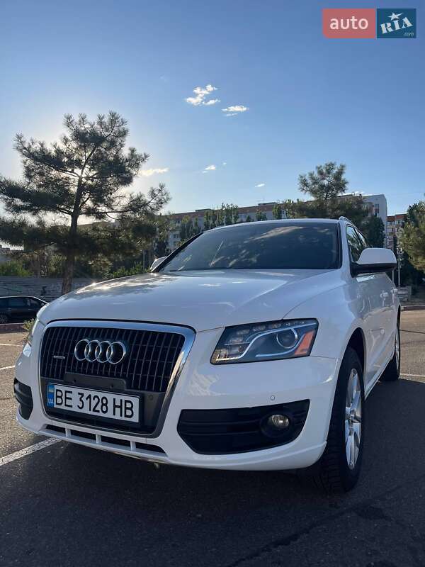 Позашляховик / Кросовер Audi Q5 2010 в 