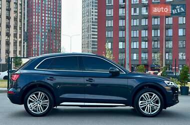 Внедорожник / Кроссовер Audi Q5 2017 в 