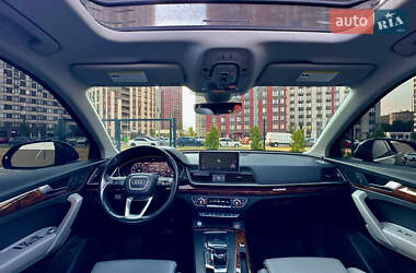Внедорожник / Кроссовер Audi Q5 2017 в 