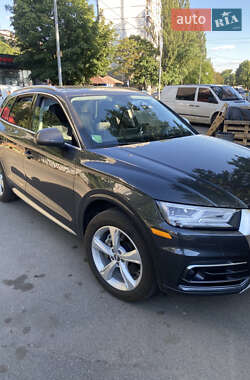 Внедорожник / Кроссовер Audi Q5 2020 в 