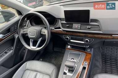 Внедорожник / Кроссовер Audi Q5 2016 в 
