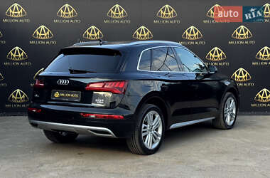 Позашляховик / Кросовер Audi Q5 2018 в 