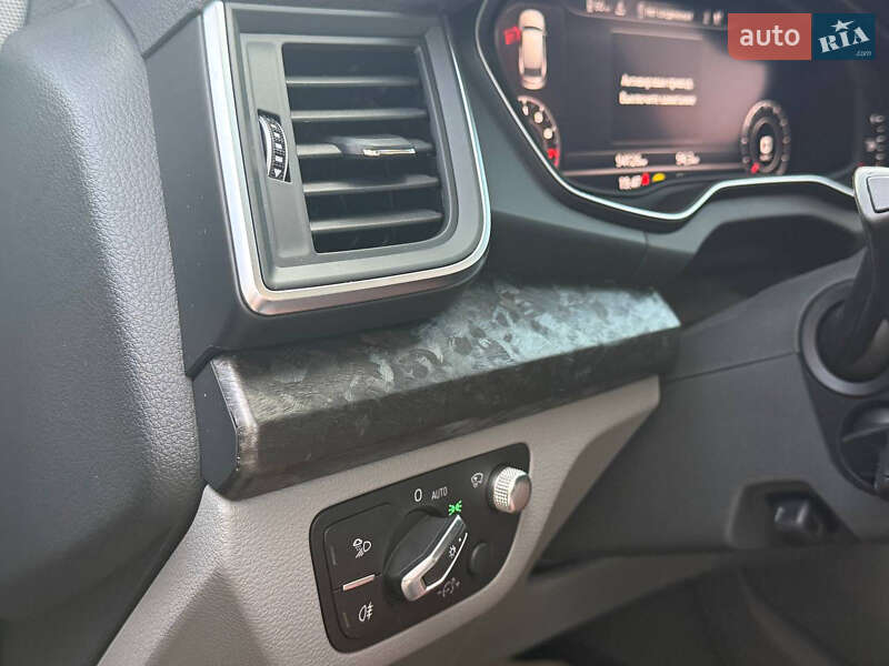 Позашляховик / Кросовер Audi Q5 2019 в Києві