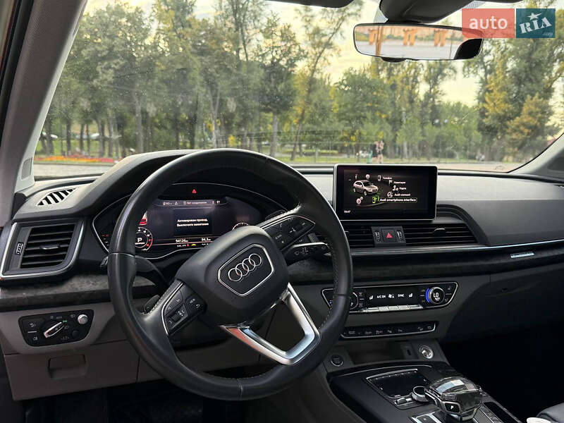 Позашляховик / Кросовер Audi Q5 2019 в Києві