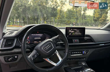Позашляховик / Кросовер Audi Q5 2019 в 