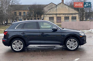 Внедорожник / Кроссовер Audi Q5 2018 в 