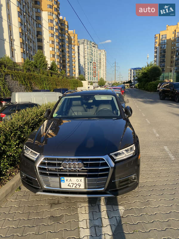 Позашляховик / Кросовер Audi Q5 2020 в Києві