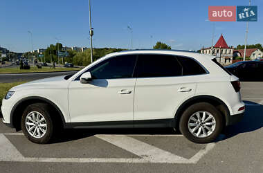 Внедорожник / Кроссовер Audi Q5 2018 в 