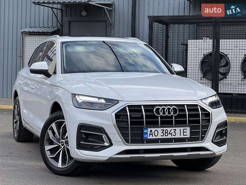 Позашляховик / Кросовер Audi Q5 2020 в Ужгороді