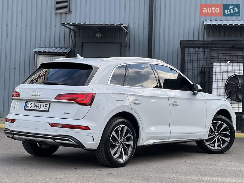 Позашляховик / Кросовер Audi Q5 2020 в Ужгороді