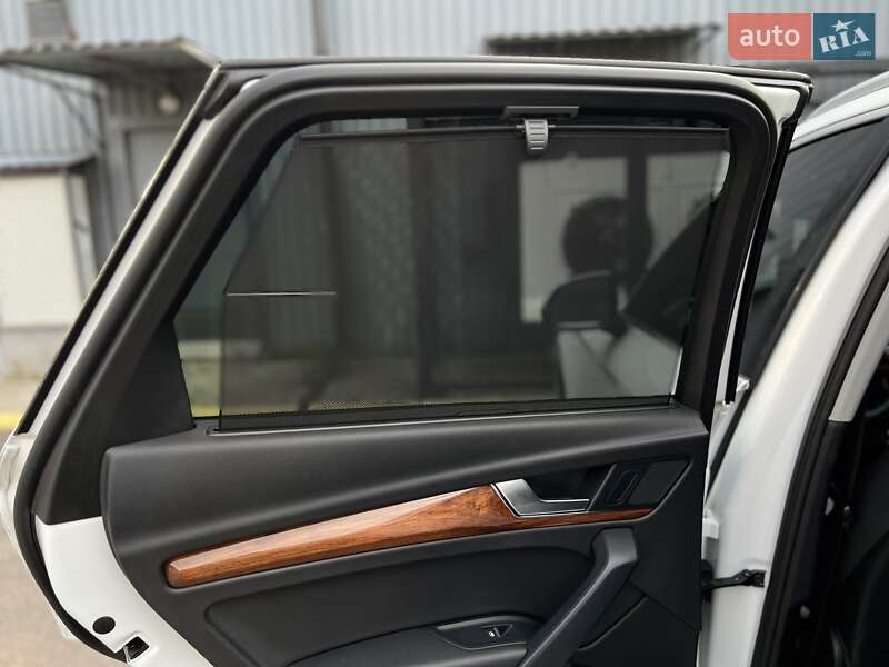 Позашляховик / Кросовер Audi Q5 2020 в Ужгороді
