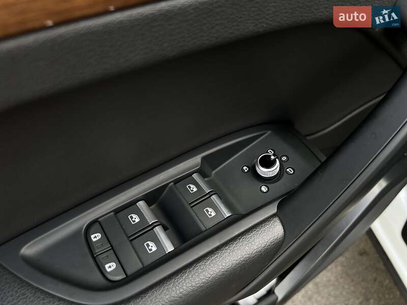 Позашляховик / Кросовер Audi Q5 2020 в Ужгороді