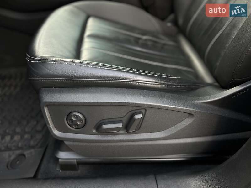 Позашляховик / Кросовер Audi Q5 2020 в Ужгороді