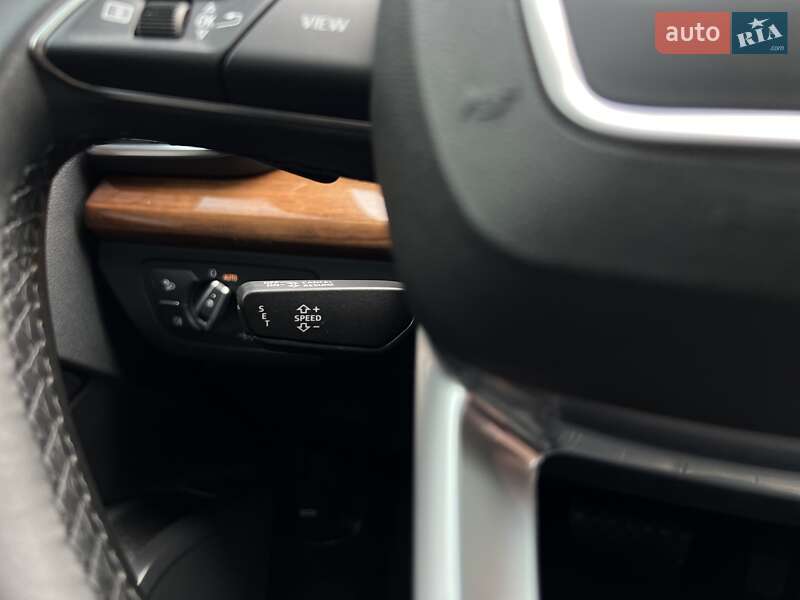 Позашляховик / Кросовер Audi Q5 2020 в Ужгороді