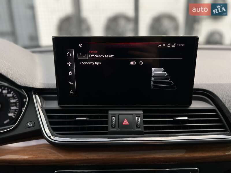 Позашляховик / Кросовер Audi Q5 2020 в Ужгороді