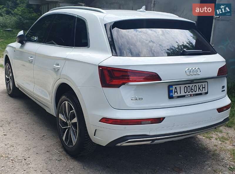 Позашляховик / Кросовер Audi Q5 2021 в Києві