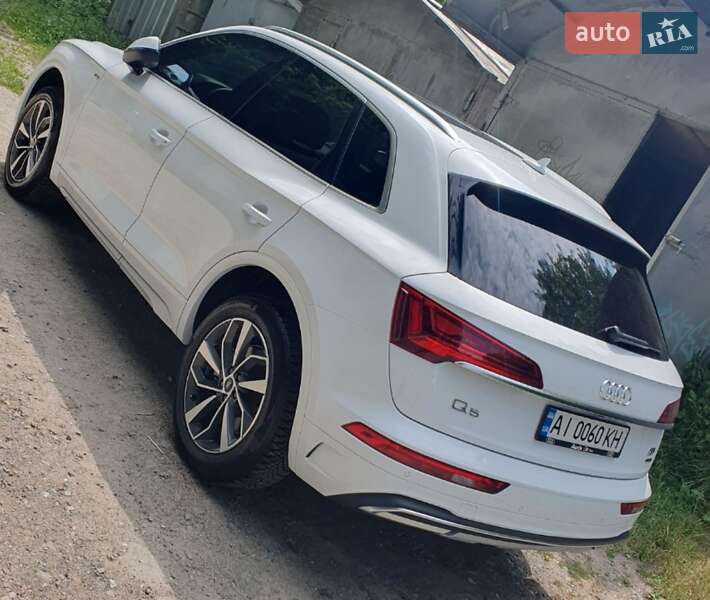 Позашляховик / Кросовер Audi Q5 2021 в Києві
