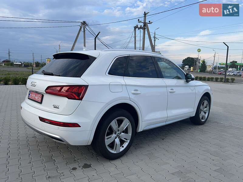 Позашляховик / Кросовер Audi Q5 2017 в Хусті