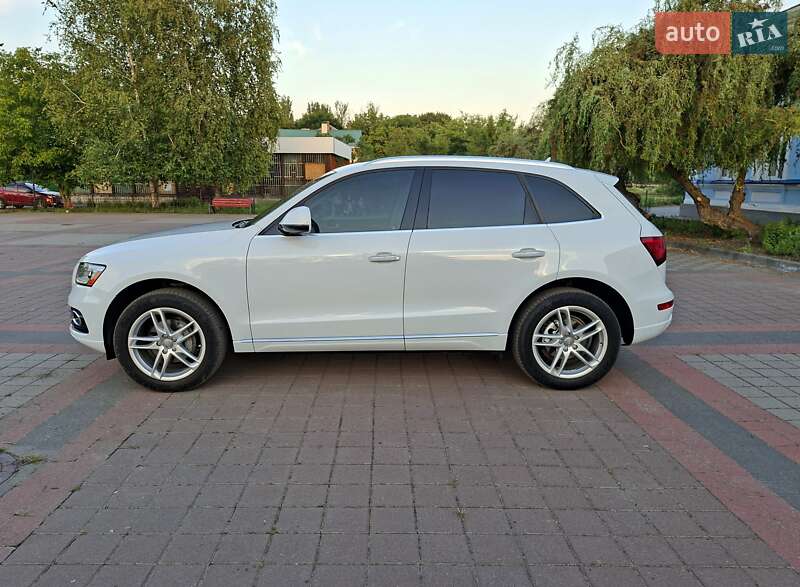 Позашляховик / Кросовер Audi Q5 2016 в Карлівці