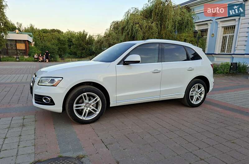 Позашляховик / Кросовер Audi Q5 2016 в Карлівці