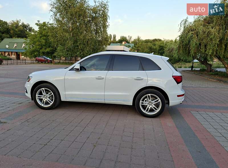 Позашляховик / Кросовер Audi Q5 2016 в Карлівці